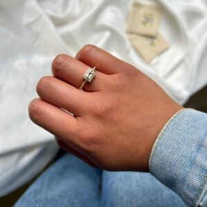 Anillo promesa rectangular