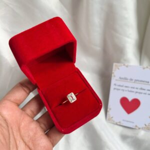 Anillo promesa cuadrado