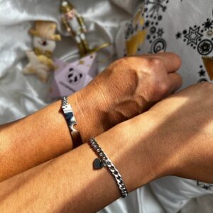 Pulseras para compartir plaquita y corazón