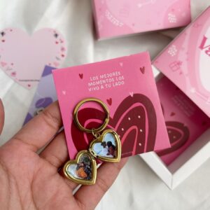 Llavero relicario acero inoxidable dorado